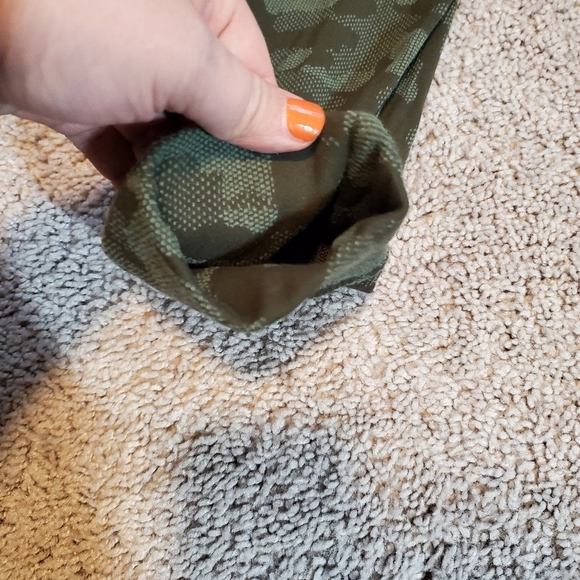 Lululemon Ready To Rulu Green Camouflage Joggers Size 4 - Picture 3 of 7